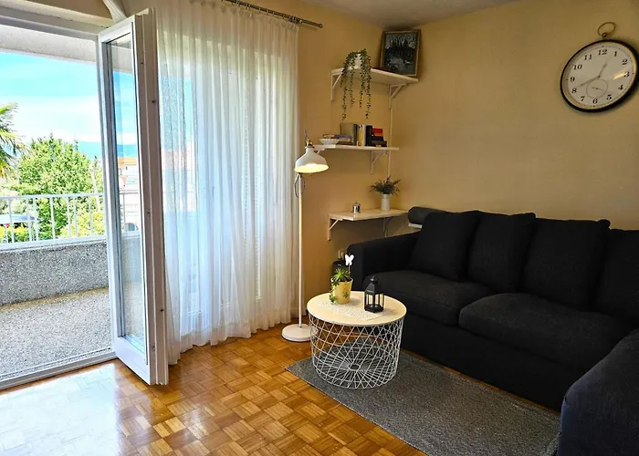 Mirko2 Mit Gemeinschaftlichem Pool By Interhome