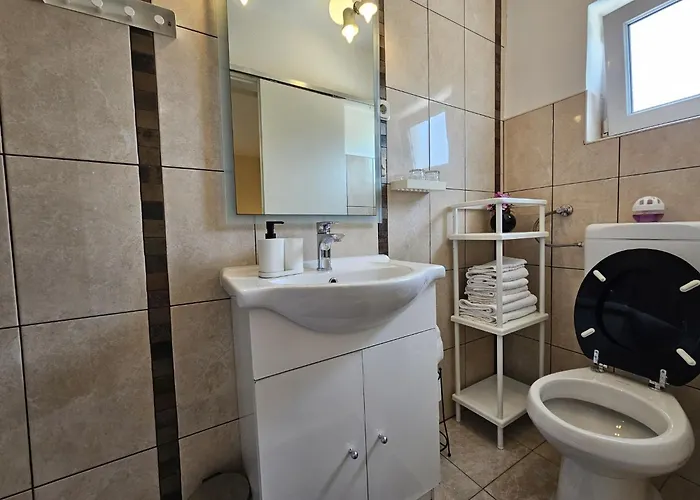 Mirko2 Mit Gemeinschaftlichem Pool By Interhome Appartement Malinska