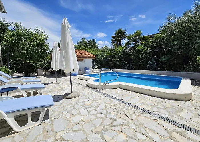 Mirko2 Mit Gemeinschaftlichem Pool By Interhome * Malinska