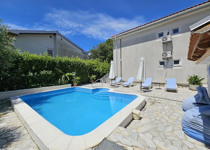 Mirko2 Mit Gemeinschaftlichem Pool By Interhome *