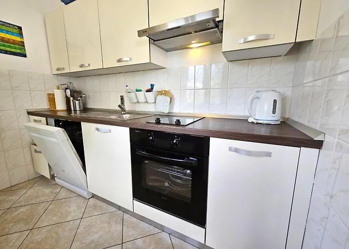 Mirko2 Mit Gemeinschaftlichem Pool By Interhome Apartament