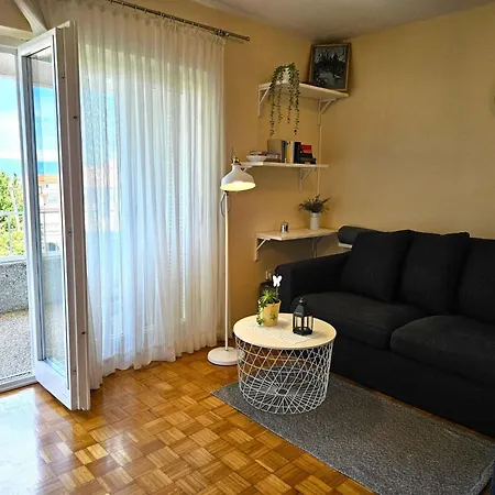 Mirko2 Mit Gemeinschaftlichem Pool By Interhome