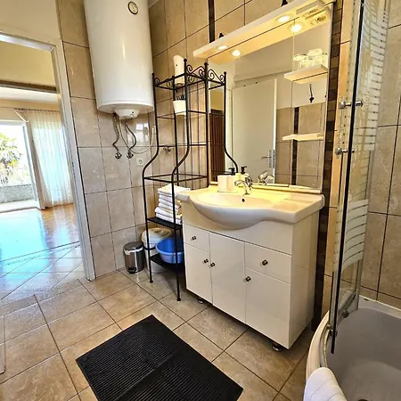 Apartment Mirko2 Mit Gemeinschaftlichem Pool By Interhome Malinska