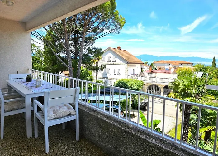 Mirko2 Mit Gemeinschaftlichem Pool By Interhome Malinska